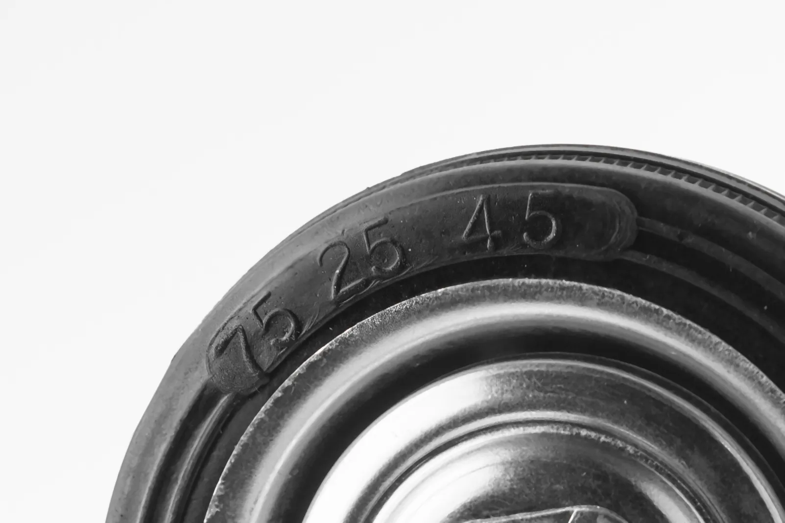 SCt 93 (12) - Промышленное колесо 75 мм, болт М12 (поворотн., черн. рез., роликоподш.)